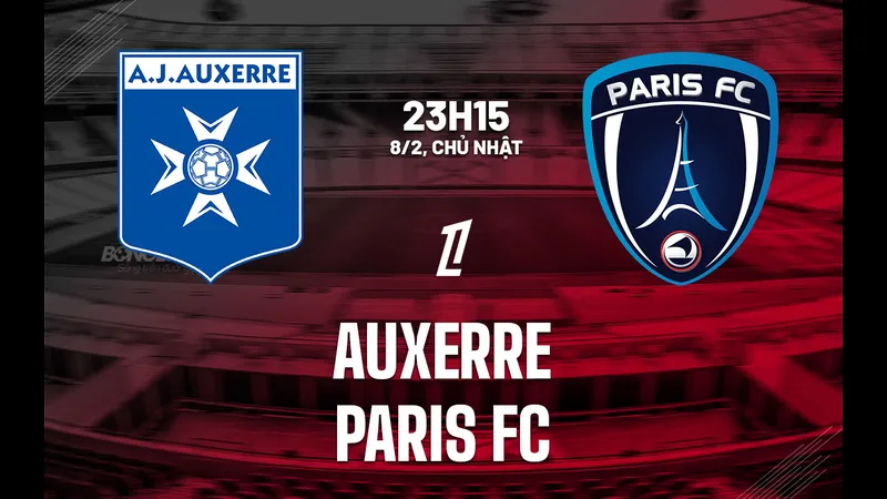 Cầu thủ Auxerre và Paris đối diện trên sân cỏ